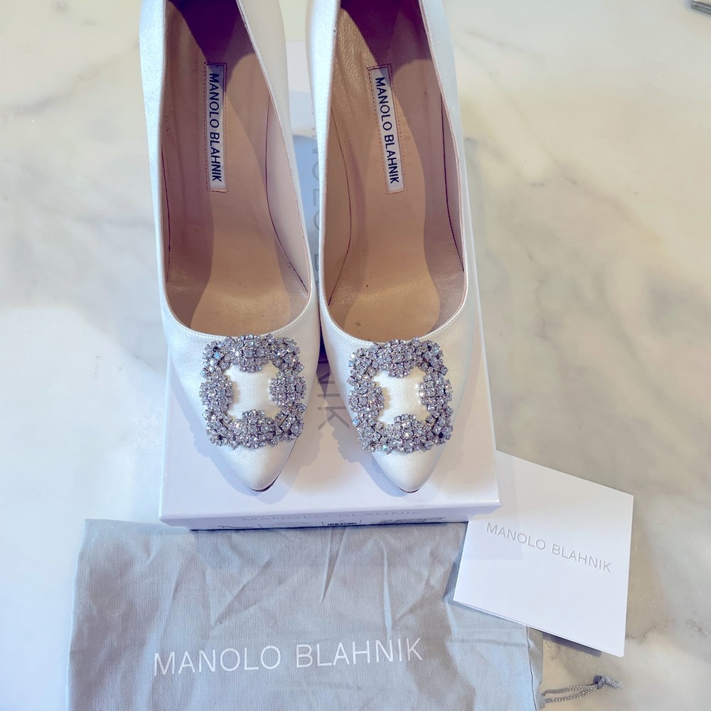 Manolo Blahnik White Satin Pumps 105, 38